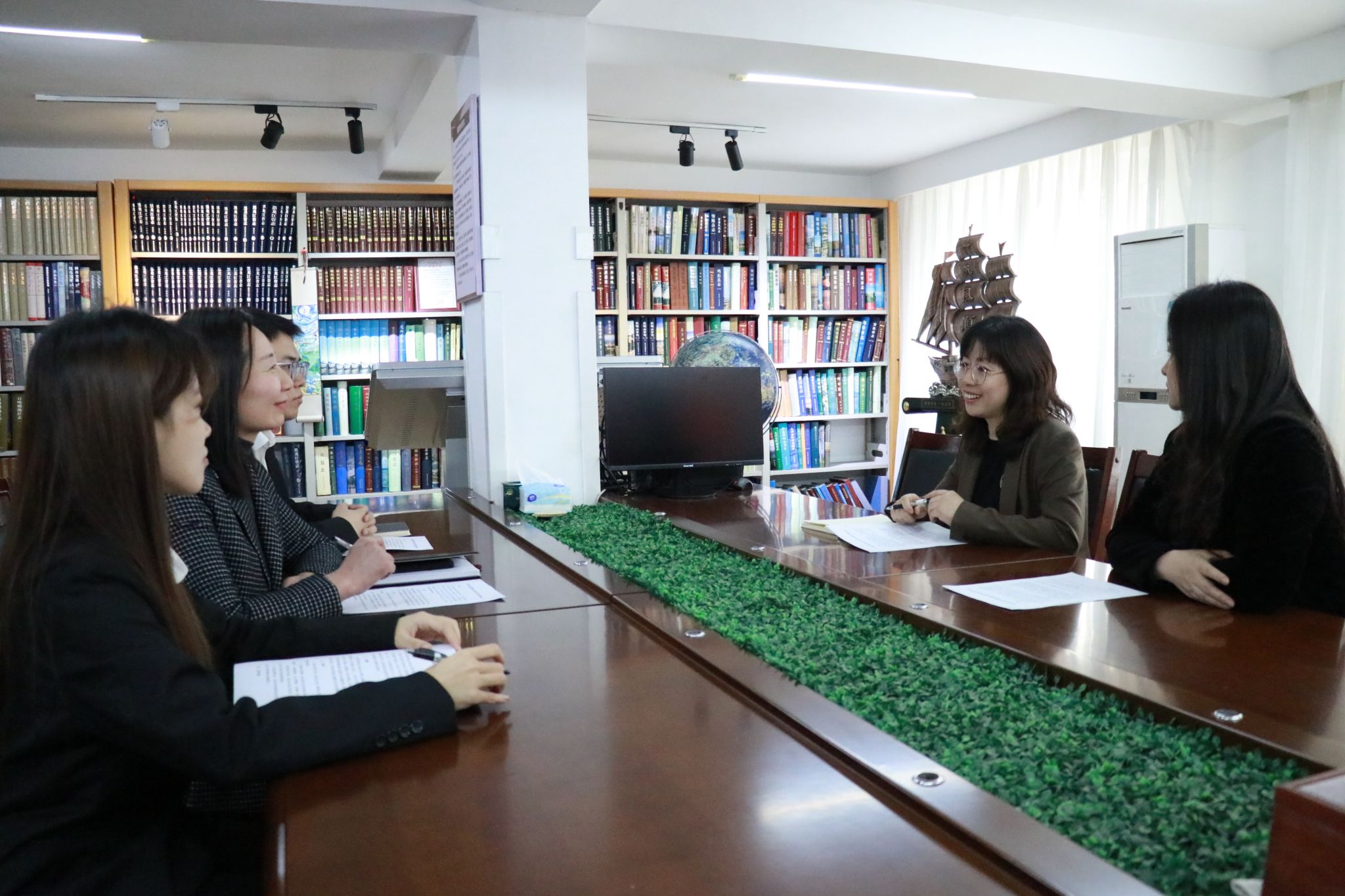 与省委史志研究室宣教处对接成立宣讲团事宜